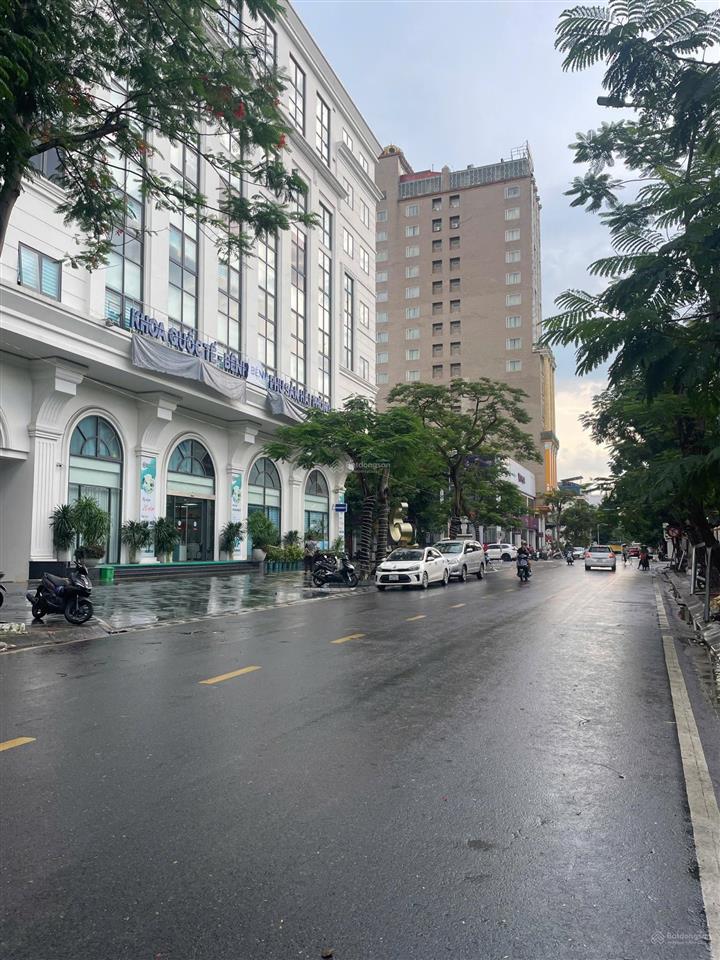 Bán nhà mặt tiền rộng 4,5m mặt đường trần quang khải, dt 94m2, giá 20 tỷ
