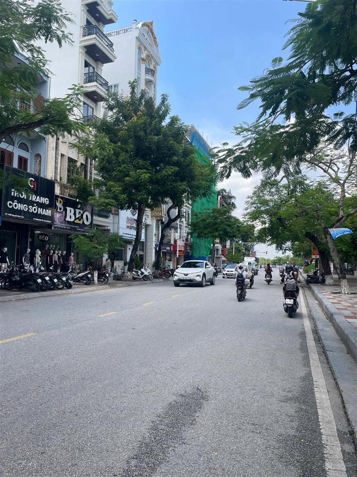 Bán nhà mặt đường nguyễn đức cảnh, dt 60m2, giá 15 tỷ