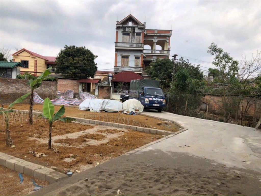 Chính chủ cần bán đất tại hòa lạc, full thổ cư 80m2, mt 5m giá rẻ.