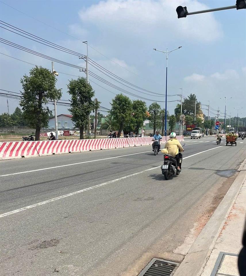 Đất xây kinh doanh kho xưởng ngay mặt tiền Quốc Lộ 13 -giá chỉ 8tr/m2