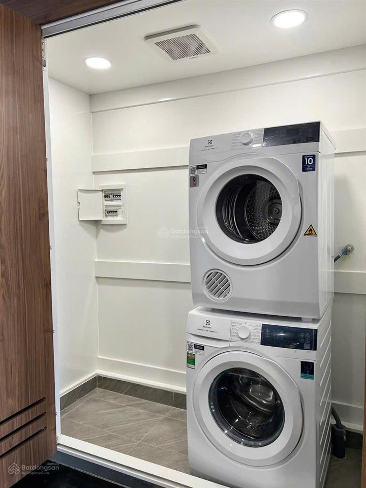 Bán căn hộ 2pn 2wc nhà mới p2, tặng máy giặt sấy, view đẹp, ht vay ngân hàng