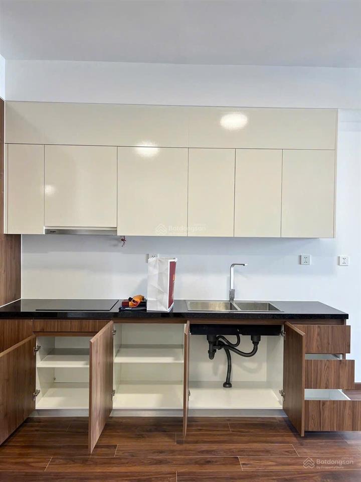 Bán căn hộ 2pn 2wc nhà mới p2, tặng máy giặt sấy, view đẹp, ht vay ngân hàng