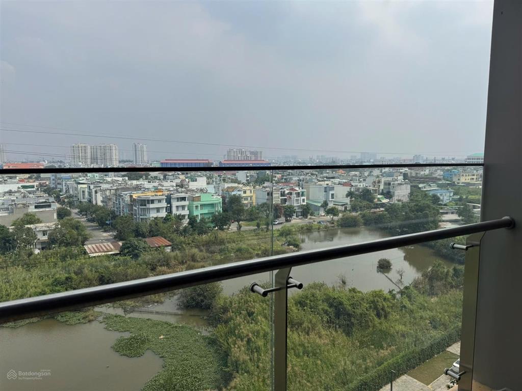 Bán căn hộ 2pn hướng đông view quận 1, full nt, ht vay ngân hàng