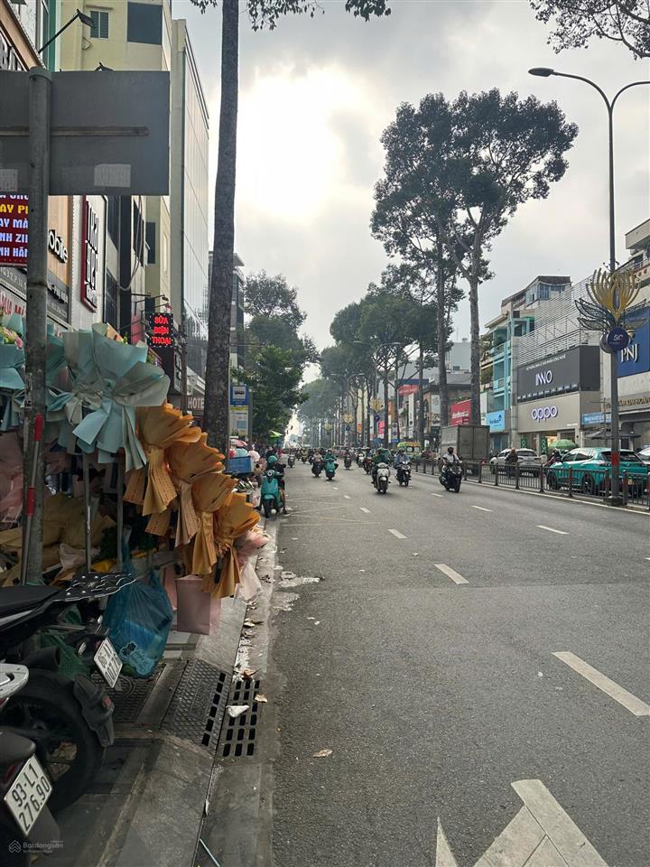 Bán nhà mặt tiền đường 3 tháng 2, p. 12, q. 10  dt 4.1m x 16m  5 tầng  hdt 80tr/tháng