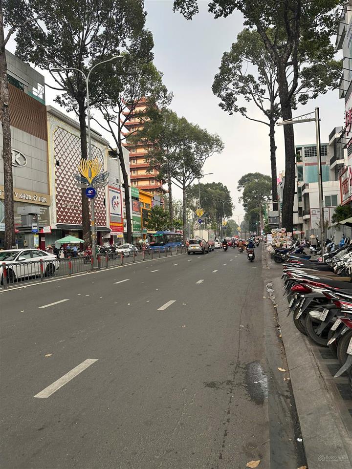 Bán nhà mặt tiền đường 3 tháng 2, p. 12, q. 10  dt 4.1m x 16m  5 tầng  hdt 80tr/tháng