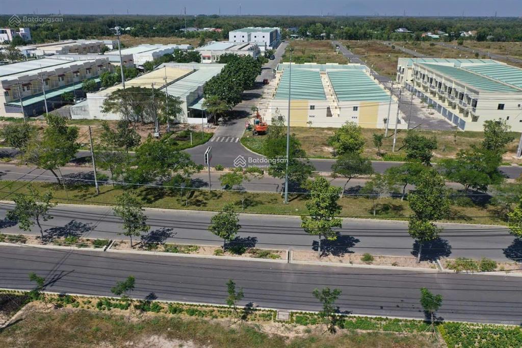 Chuyển nhượng gấp nhà đất 1 trệt 1 lầu 99,2m2 bao sang tên ngay ql22a  kcn phước đông giá 1tỷ750tr