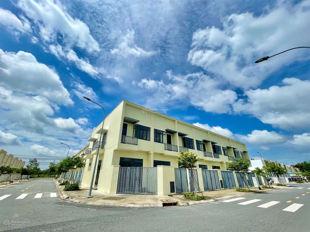 Chuyển nhượng gấp nhà đất 1 trệt 1 lầu 99,2m2 bao sang tên ngay ql22a  kcn phước đông giá 1tỷ750tr