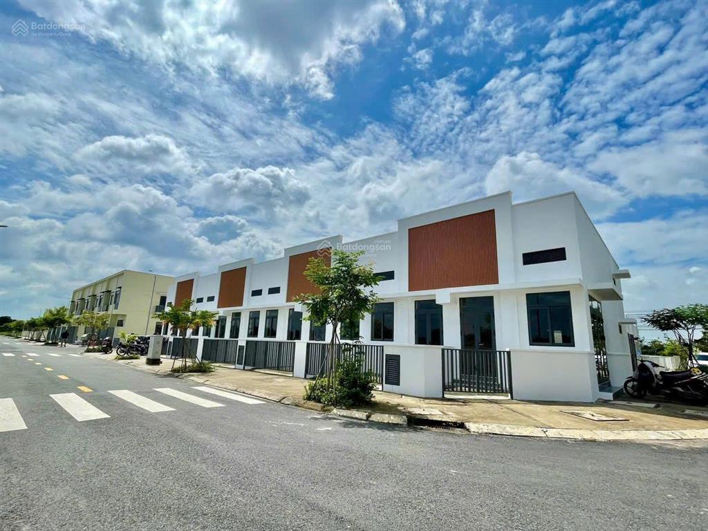 Chính chủ chuyển nhượng căn 1 trệt 1 lửng dự án kcn phước đông giá 1tỷ4, bao sang tên công chứng