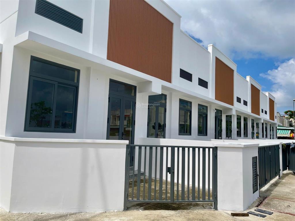 Chính chủ chuyển nhượng căn 1 trệt 1 lửng dự án kcn phước đông giá 1tỷ4, bao sang tên công chứng