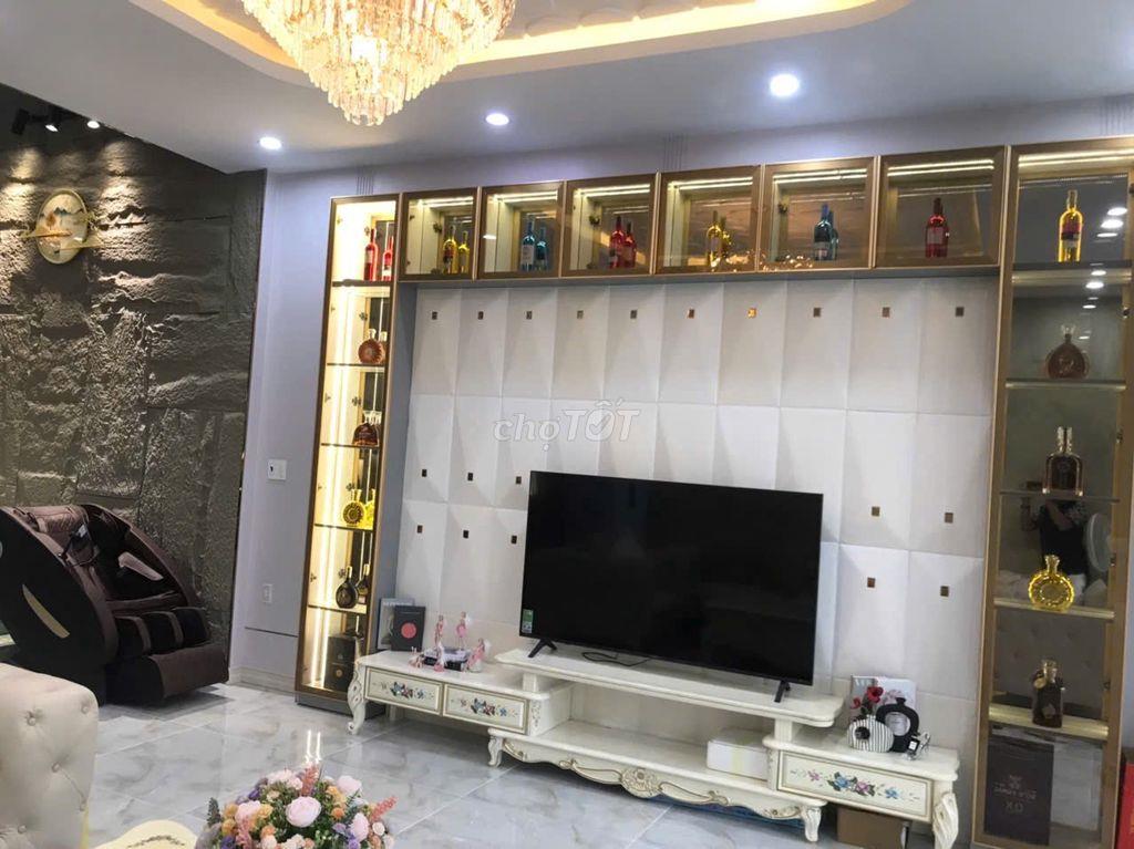 Cần bán nhà 3 tầng đường THanh Lương 8, Hòa Xuân full nội thất cao cấp