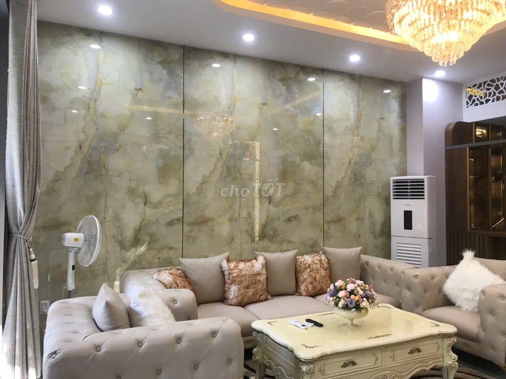 Cần bán nhà 3 tầng đường THanh Lương 8, Hòa Xuân full nội thất cao cấp