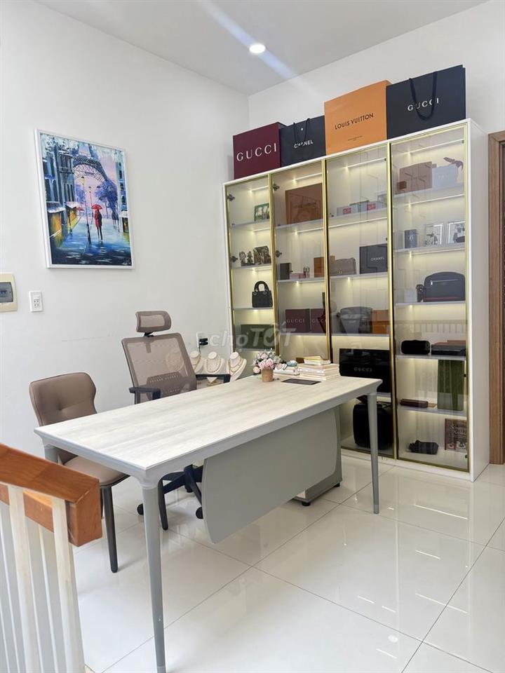 Cần bán nhà 3 tầng đường Nguyên Mỹ, Hòa Xuân vị trí đẹp full nội thất