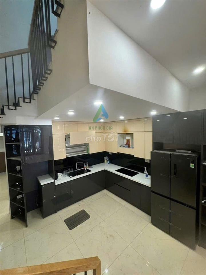 Cần cho thuê nhà 3 tầng đường Nguyễn Mậu Tài, Hòa Xuân vị trí đẹp