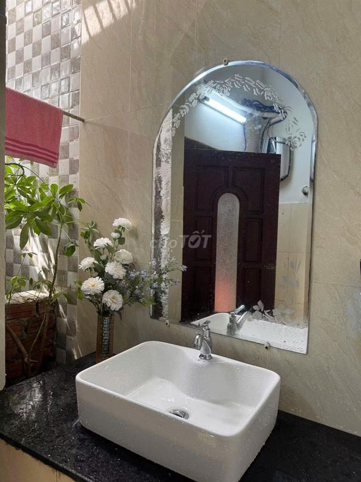 Cần cho thuê nhà 2,5 tầng đường Mỹ Đa Đông 8, P.Mỹ An