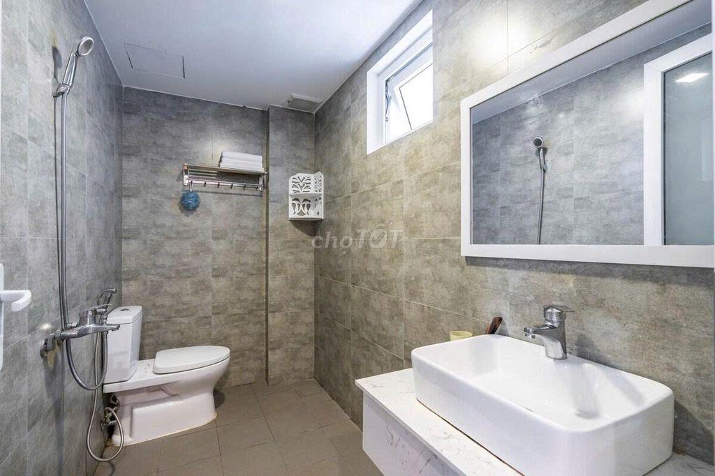 Cần cho thuê tòa căn hộ 6 tầng 17 phòng đường Mỹ Đa Đông 12, P. Mỹ An