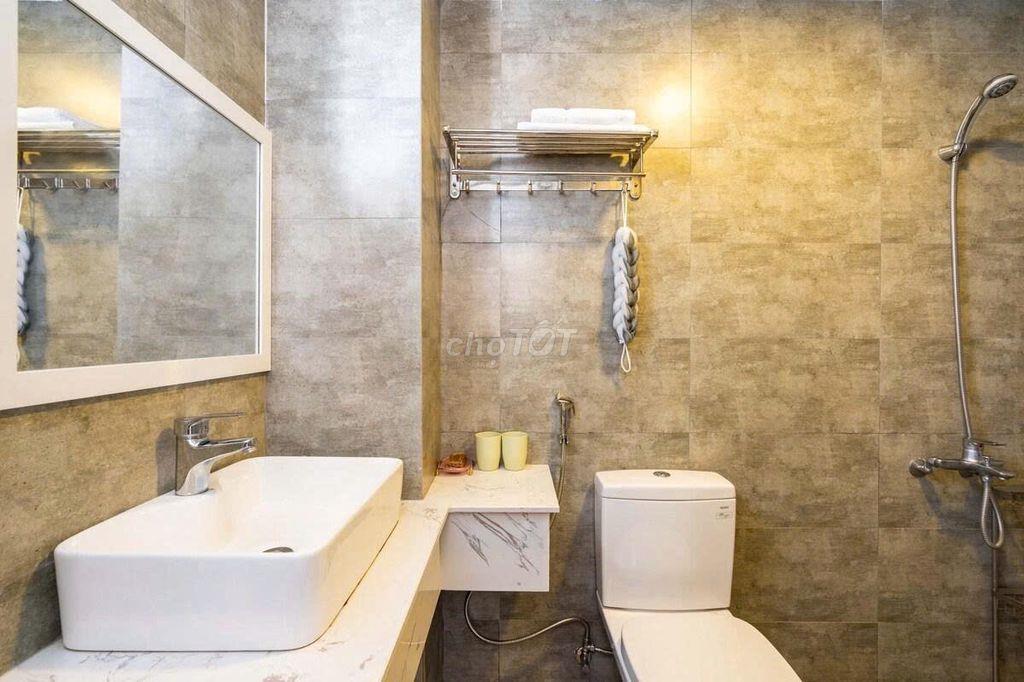 Cần cho thuê tòa căn hộ 6 tầng 17 phòng đường Mỹ Đa Đông 12, P. Mỹ An
