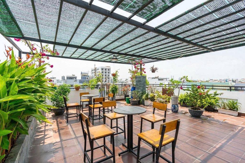 Cần cho thuê tòa căn hộ 6 tầng 17 phòng đường Mỹ Đa Đông 12, P. Mỹ An