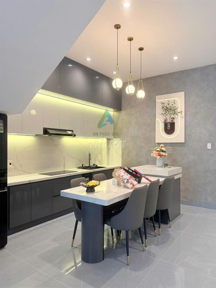 Cần bán nhà 3 tầng đường Thanh Lương 10, Hòa Xuân full nội thất