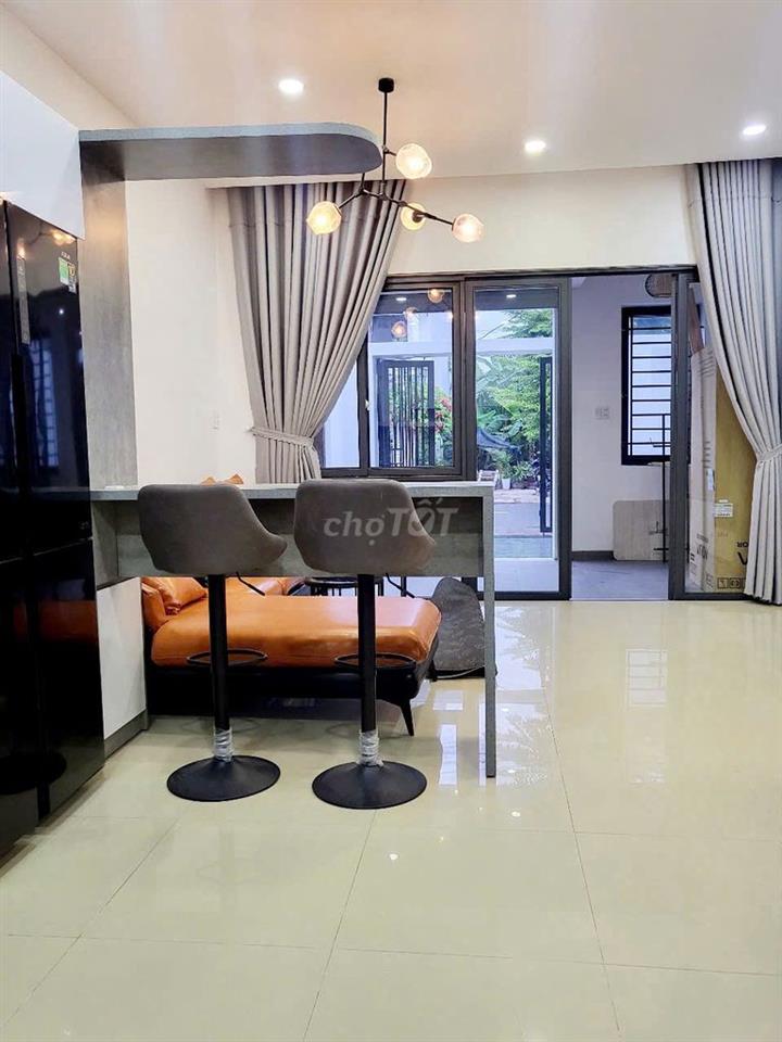 Cần bán nhà 2 tầng 1 tum đường Bùi Công Trừng, Hòa Xuân vị trí đẹp