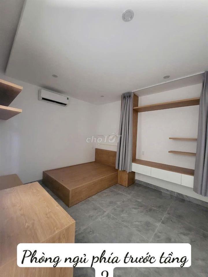 Cần bán nhà 2 tầng 1 tum đường Bùi Công Trừng, Hòa Xuân vị trí đẹp