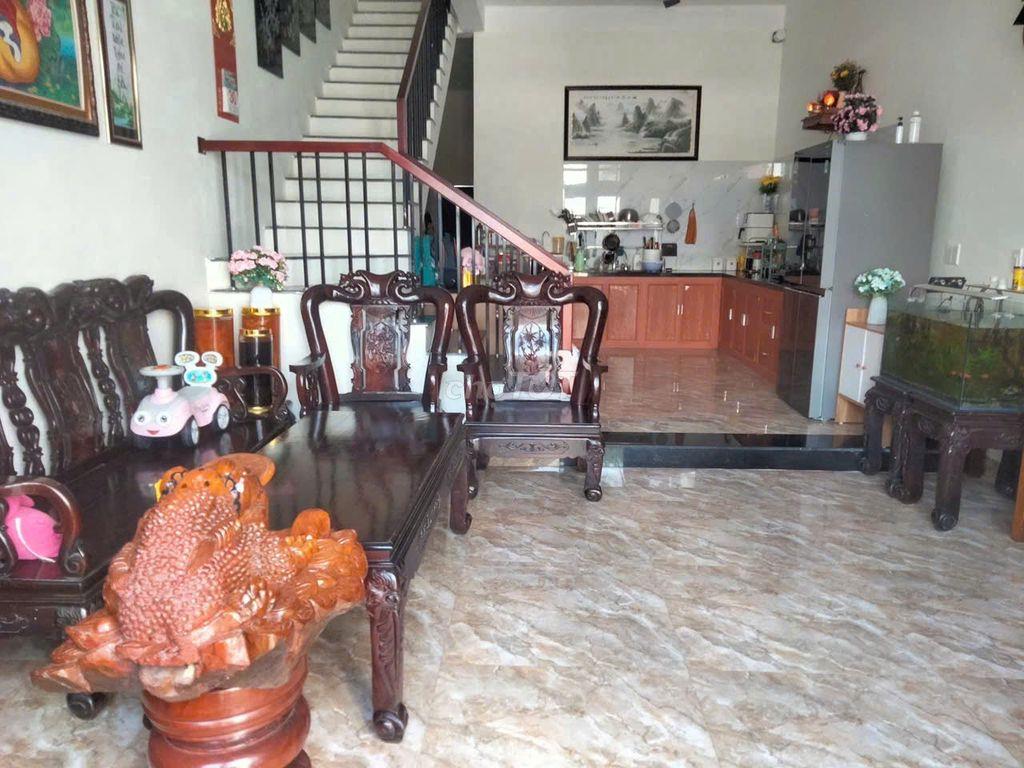 Cần bán nhà mặt tiền đường Bùi Thiện Ngộ, Hòa Xuân vị trí đẹp