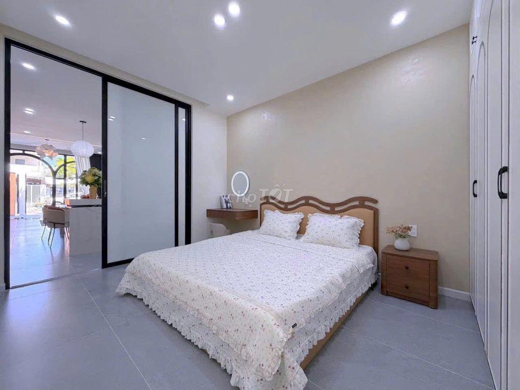 Cần cho thuê nhà đẹp 3 tầng đường Thanh Lương 18, Hòa Xuân 