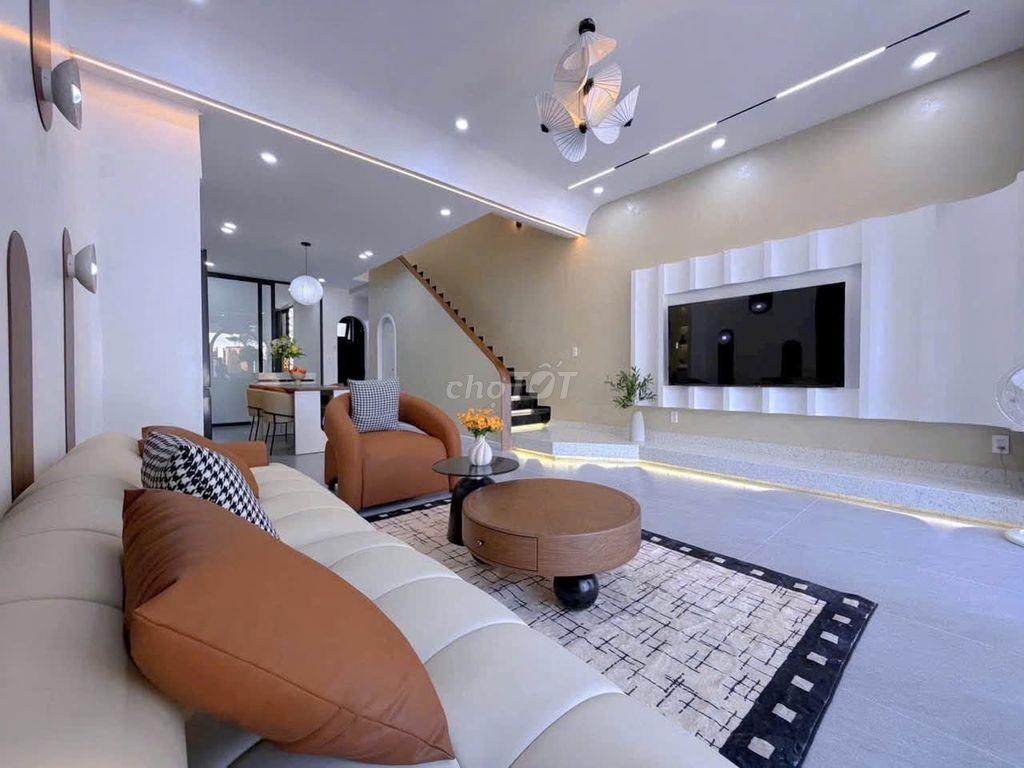 Cần cho thuê nhà đẹp 3 tầng đường Thanh Lương 18, Hòa Xuân 