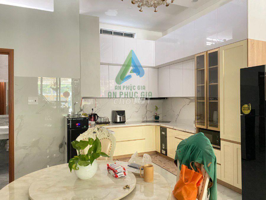 Cần cho thuê nhà 6 tầng đường Nguyễn Phước Lan, Hòa Xuân vị trí đẹp