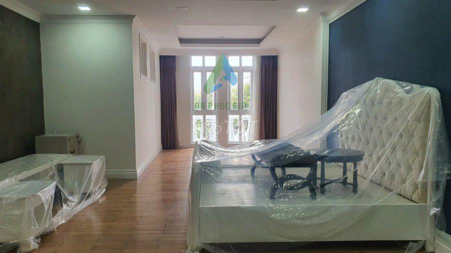 Cần cho thuê nhà 4,5 tầng đường Trần Phú, Hải Châu gần chợ Hàn