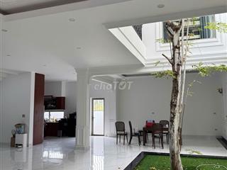 Cần cho thuê nhà 3 tầng đường Giáng Hương 2, Hòa Xuân