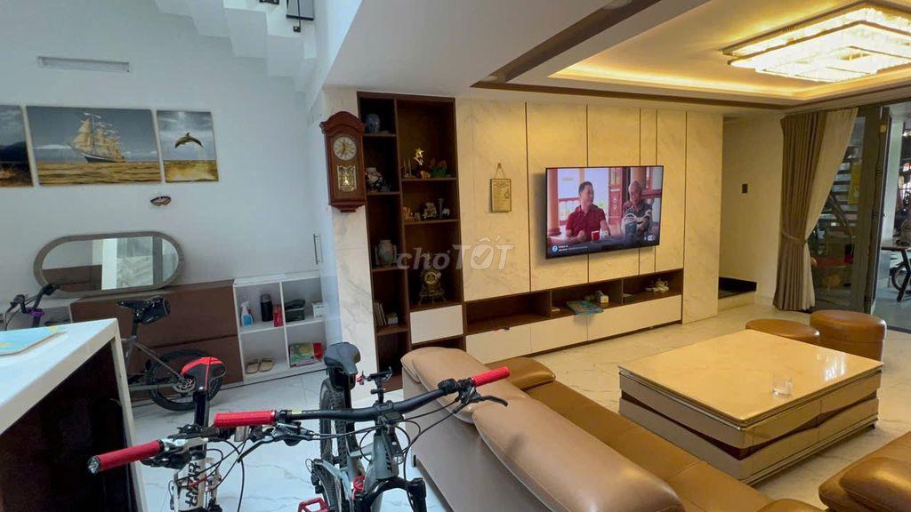 Bán nhà 4 tầng đường Hồ Trung Lượng, Hòa Xuân full nội thất cao cấp