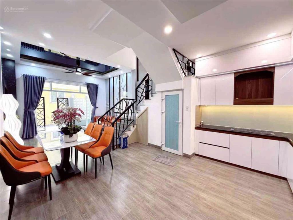 Bán nhà phố 3 tầng, đường ô tô trưng nữ vương, đà nẵng
