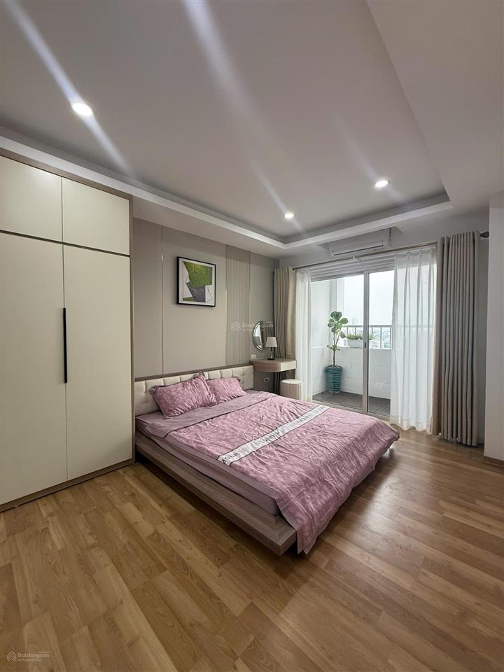 Chính chủ bán gấp căn góc  100m, 3pn, 2wc có sổ đỏ toà ct1 kđt xa la, full nội thất mới vào ở ngay