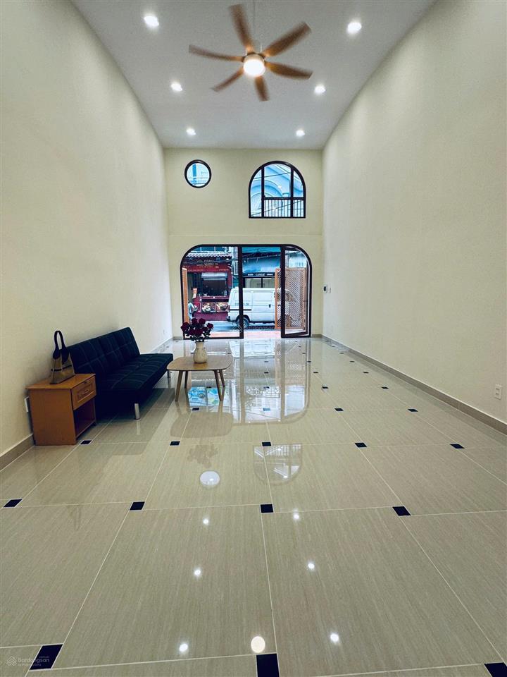 Bán nhà đường 54, dt 160m2 trung tâm thảo điền cách sông sài gòn 20m, giá 29,9 tỷ