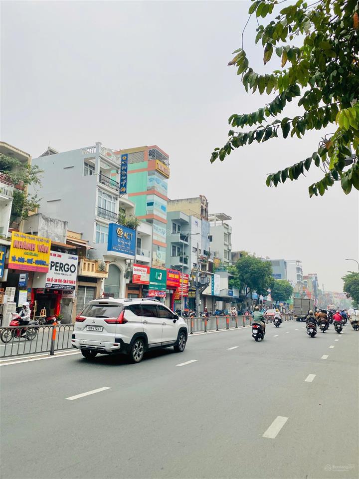 Bán tòa nhà 8 tầng mt bạch đằng có thang máy hđt 100tr/tháng ngay ngã 4 hàng xanh