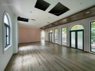 Bán biệt thự mặt tiền hồ biểu chánh phú nhuận 6.8x22=162m2 (nở hậu) 1t2l chỉ 24 tỷ
