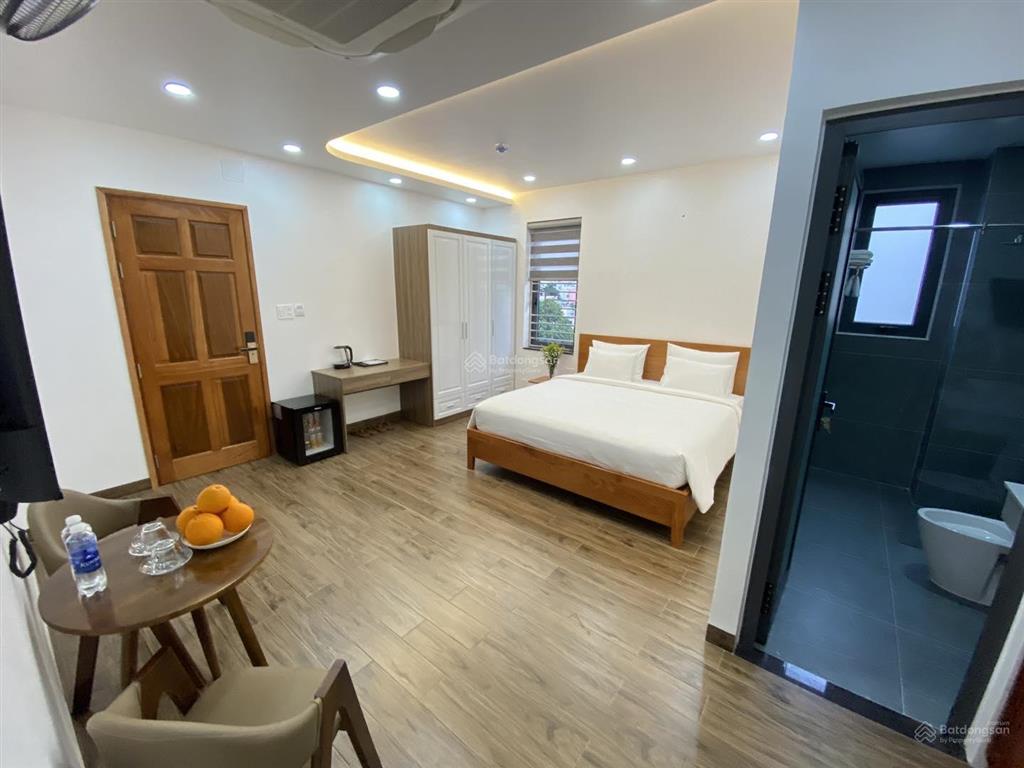 Bán tòa nhà khách sạn mặt tiền 266 nguyễn xí bình thạnh cao 7 tầng dts 800m2 có hđt 160tr/tháng