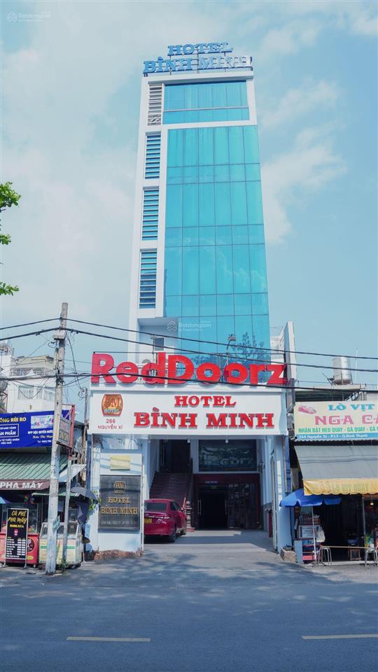 Bán tòa nhà khách sạn mặt tiền 266 nguyễn xí bình thạnh cao 7 tầng dts 800m2 có hđt 160tr/tháng