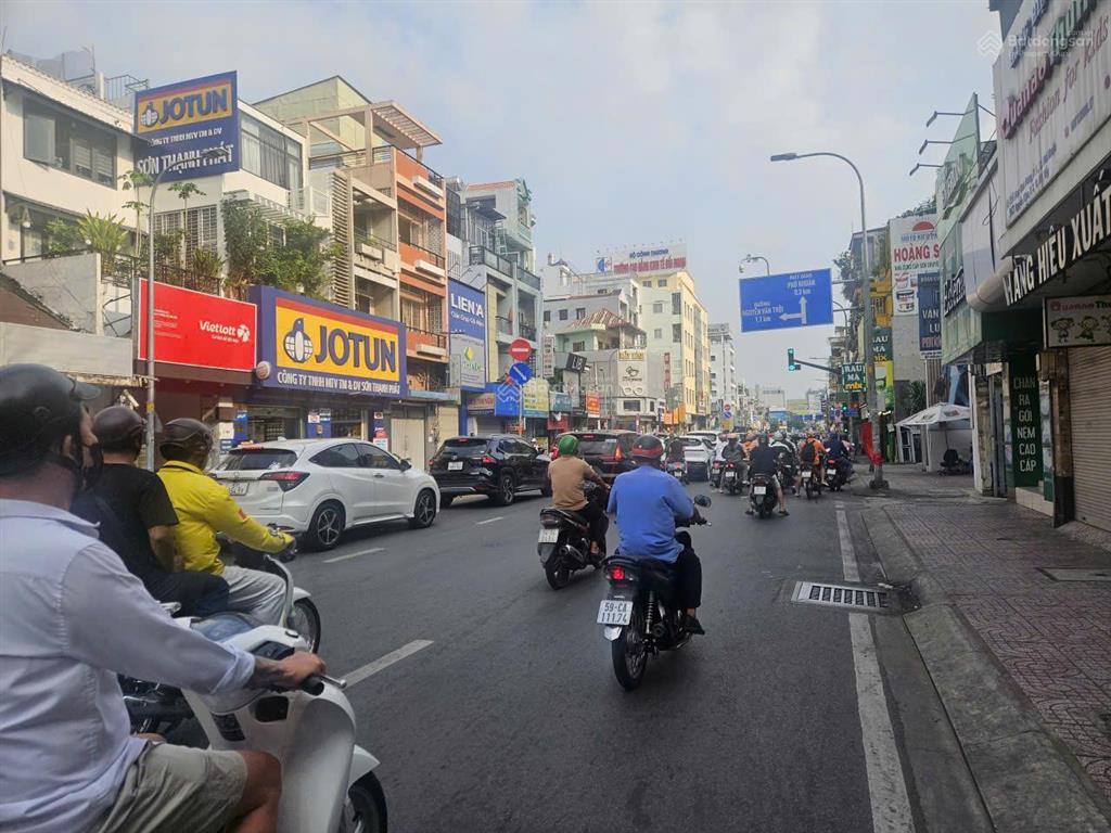 Bán nhà 1t4l mặt tiền phan đình phùng phú nhuận đang có hđt 45tr/tháng gần cầu kiệu