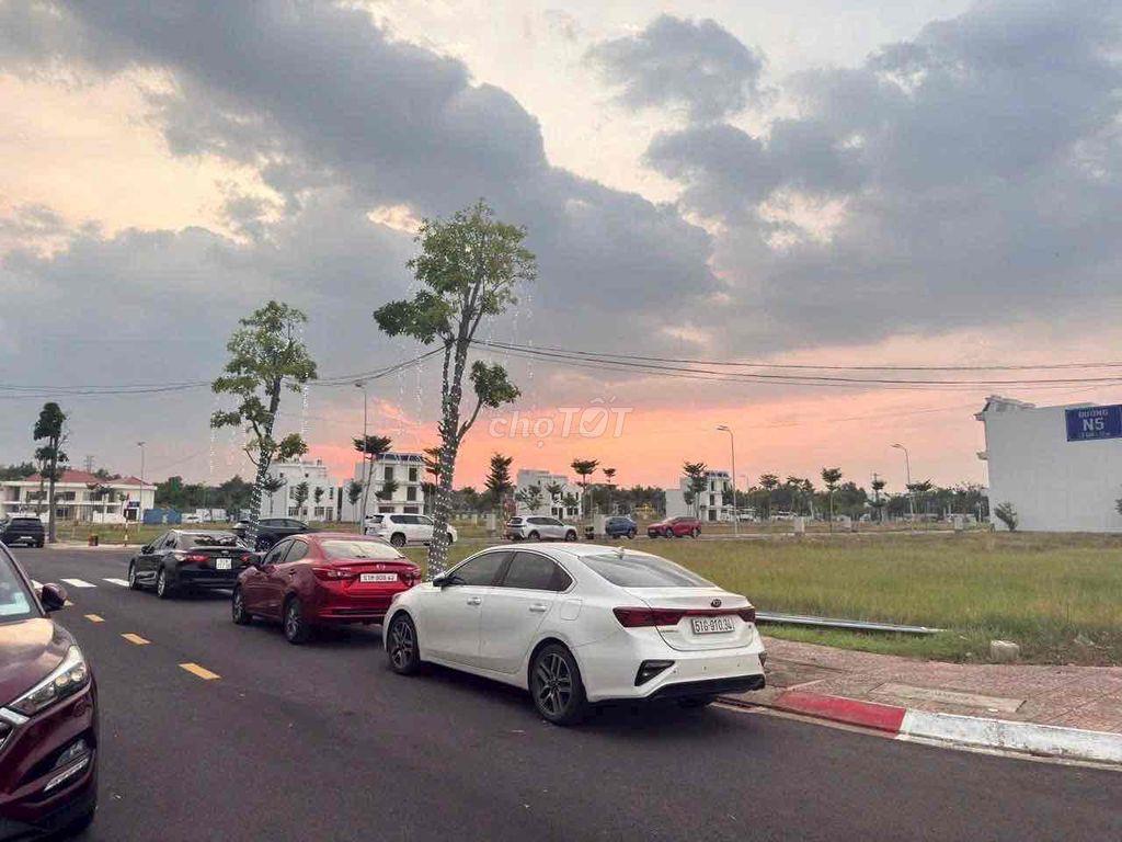 có 360tr tự tin sở hưu ngay lô đất khu dân cư cao cấp mặt tiền DT741