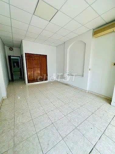 Bán nhà MT.đường Xuân Hồng 22m, đối diện nhà thi đấu Tân Bình. 5 tầng.