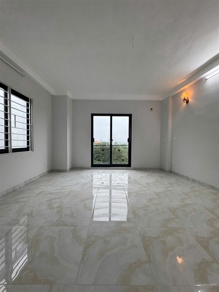 Bán căn nhà 30m x 4 tầng tại phung châu ô tô 5 tạ đỗ cửa, gần đh tdtt giá 3,25 tỷ