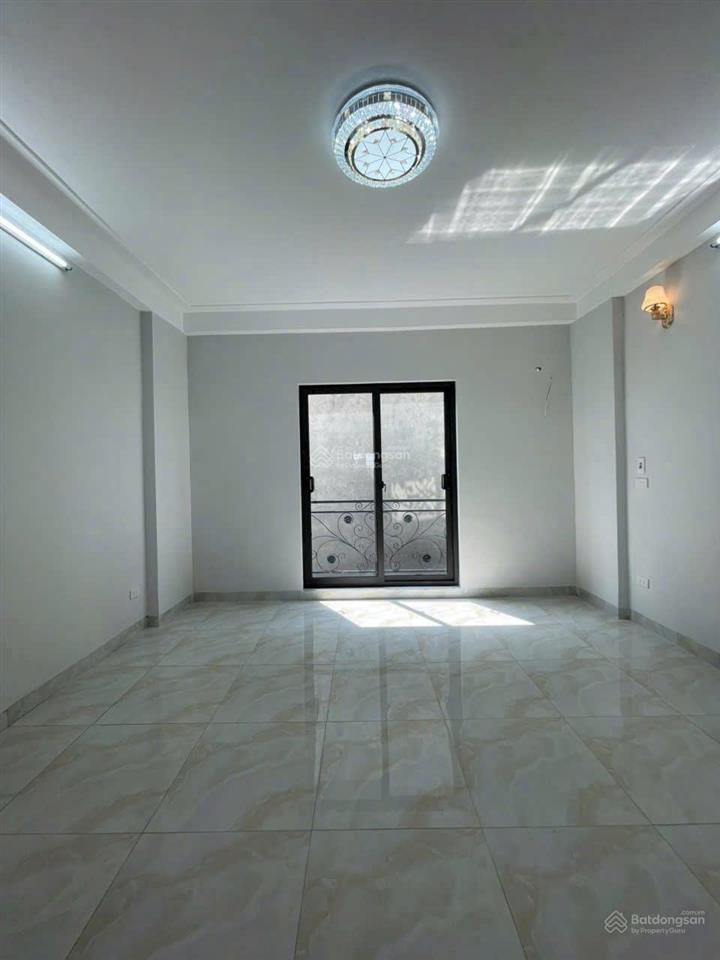 Bán căn nhà 30m x 4 tầng tại phung châu ô tô 5 tạ đỗ cửa, gần đh tdtt giá 3,25 tỷ