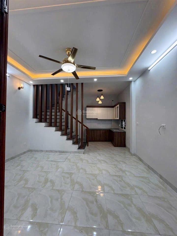 Bán căn nhà 30m x 4 tầng tại phung châu ô tô 5 tạ đỗ cửa, gần đh tdtt giá 3,25 tỷ