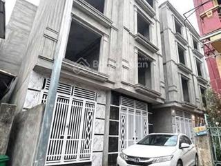 Bán căn nhà 30m x 4 tầng tại phung châu ô tô 5 tạ đỗ cửa, gần đh tdtt giá 3,25 tỷ