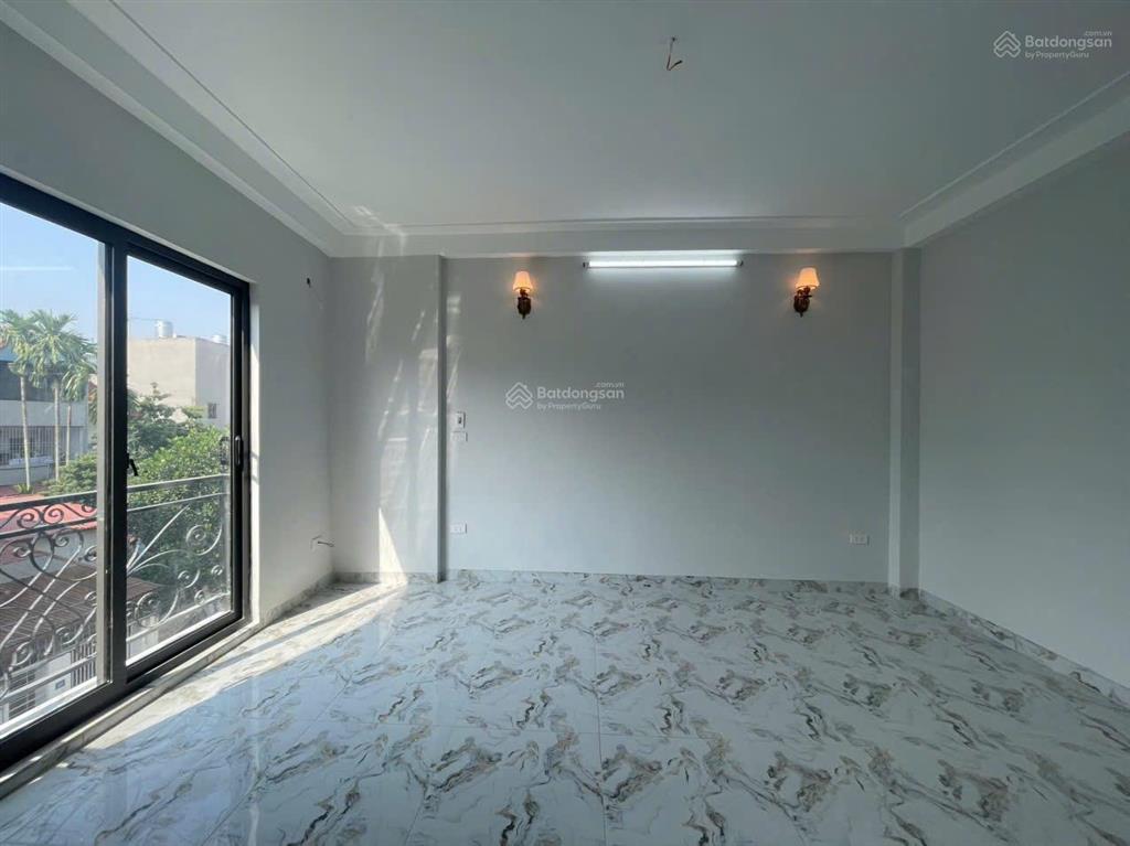 Bán căn nhà 30m x 4 tầng tại phung châu ô tô 5 tạ đỗ cửa, gần đh tdtt giá 3,25 tỷ