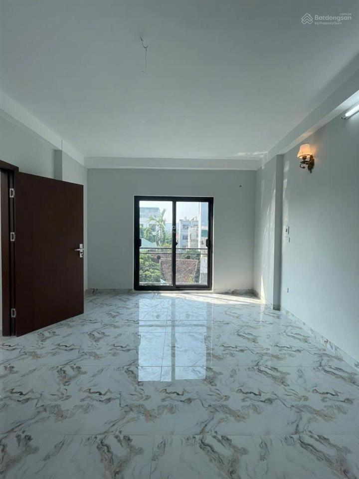 Bán căn nhà 30m x 4 tầng tại phung châu ô tô 5 tạ đỗ cửa, gần đh tdtt giá 3,25 tỷ