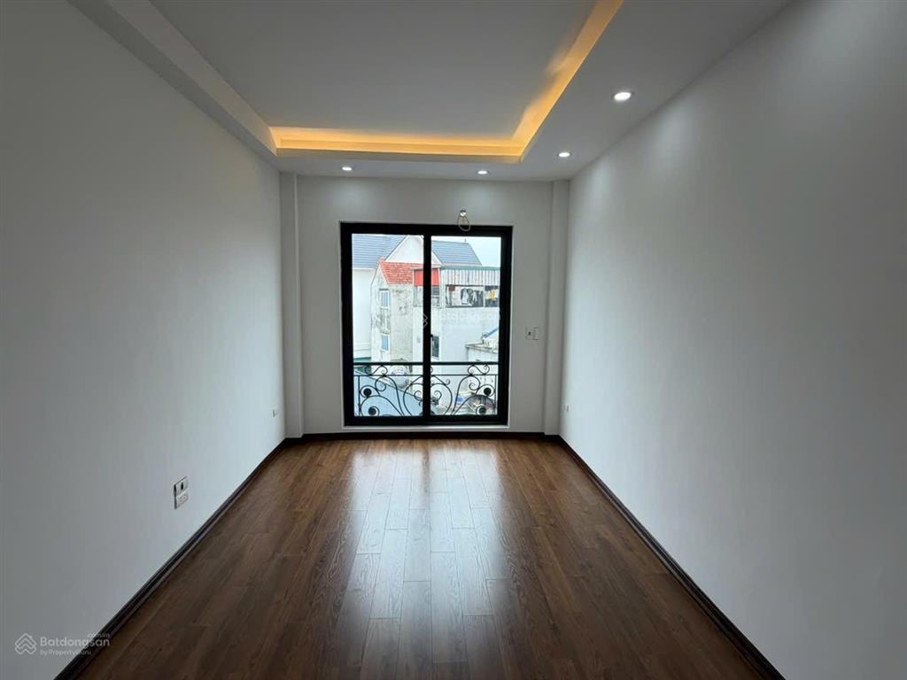 Bán nhanh nhà 5 tầng 150m² sàn sử dụng ô tô đỗ cổng gần đh tdtt phụng châu