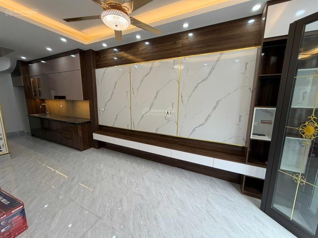 Bán nhanh nhà 5 tầng 150m² sàn sử dụng ô tô đỗ cổng gần đh tdtt phụng châu