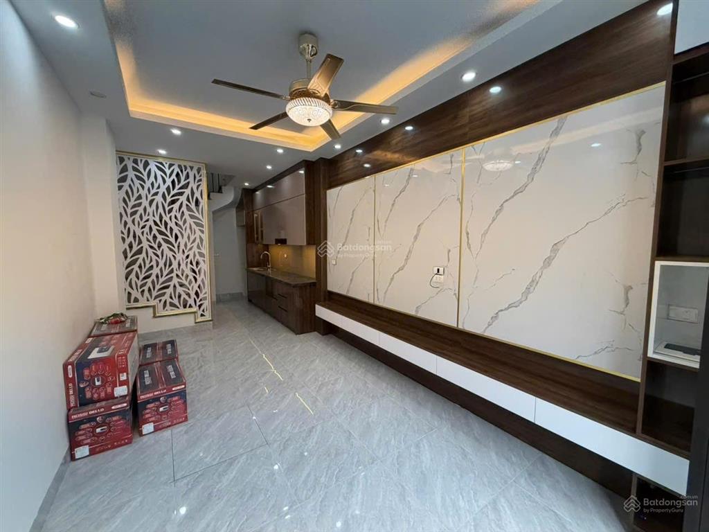 Bán nhanh nhà 5 tầng 150m² sàn sử dụng ô tô đỗ cổng gần đh tdtt phụng châu